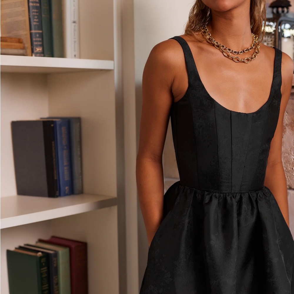 V Chapman Avery gown in black